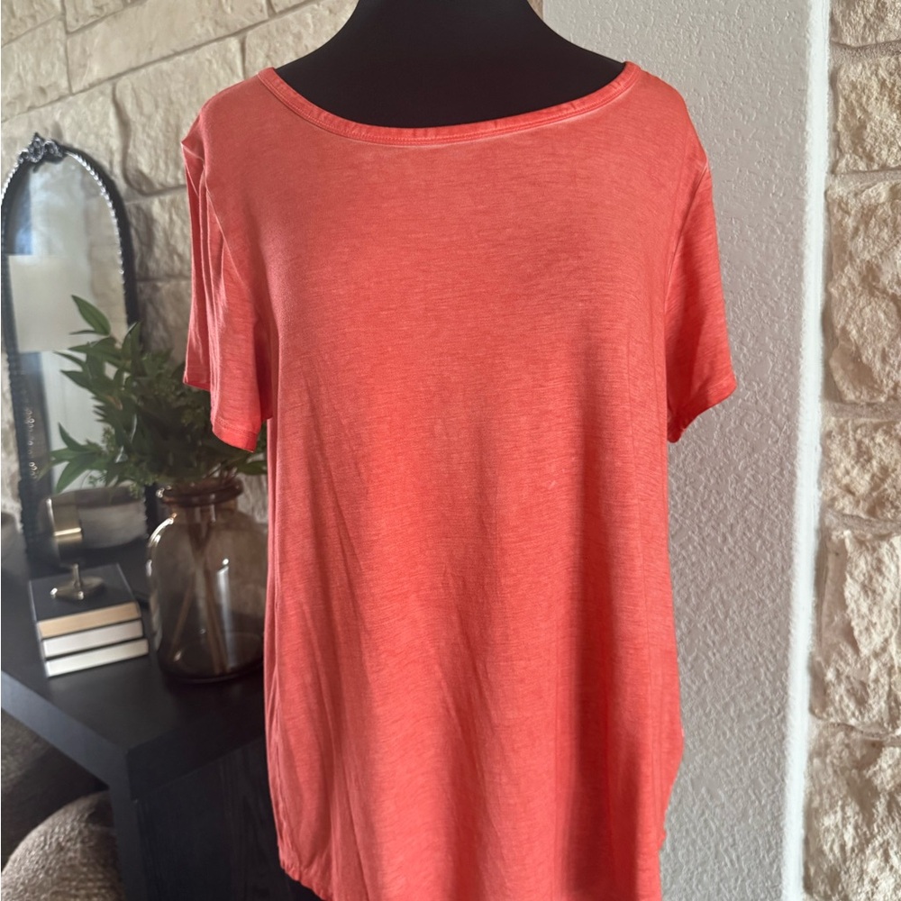 Women's Coral Short Sleeve Scoop Neck Top